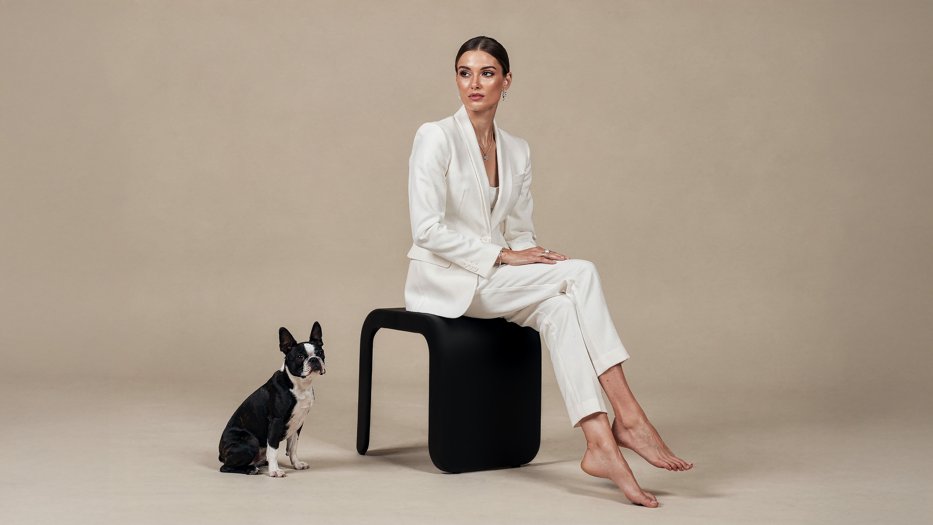 Absolute matte black finish on designer chair, ultra deep non-reflective surface coating with luxury material effect by Molteni Vernici