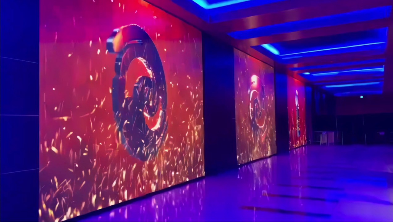 Digital signage solution in corporate lobby by Media Resources, featuring a video wall for an immersive experience. 
