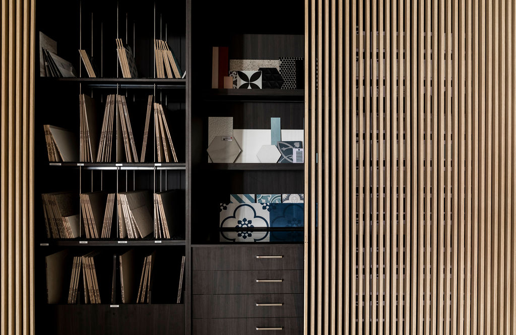Compare textures, colours and finishes side by side to find combinations that suit your style and bring your ideas to life.