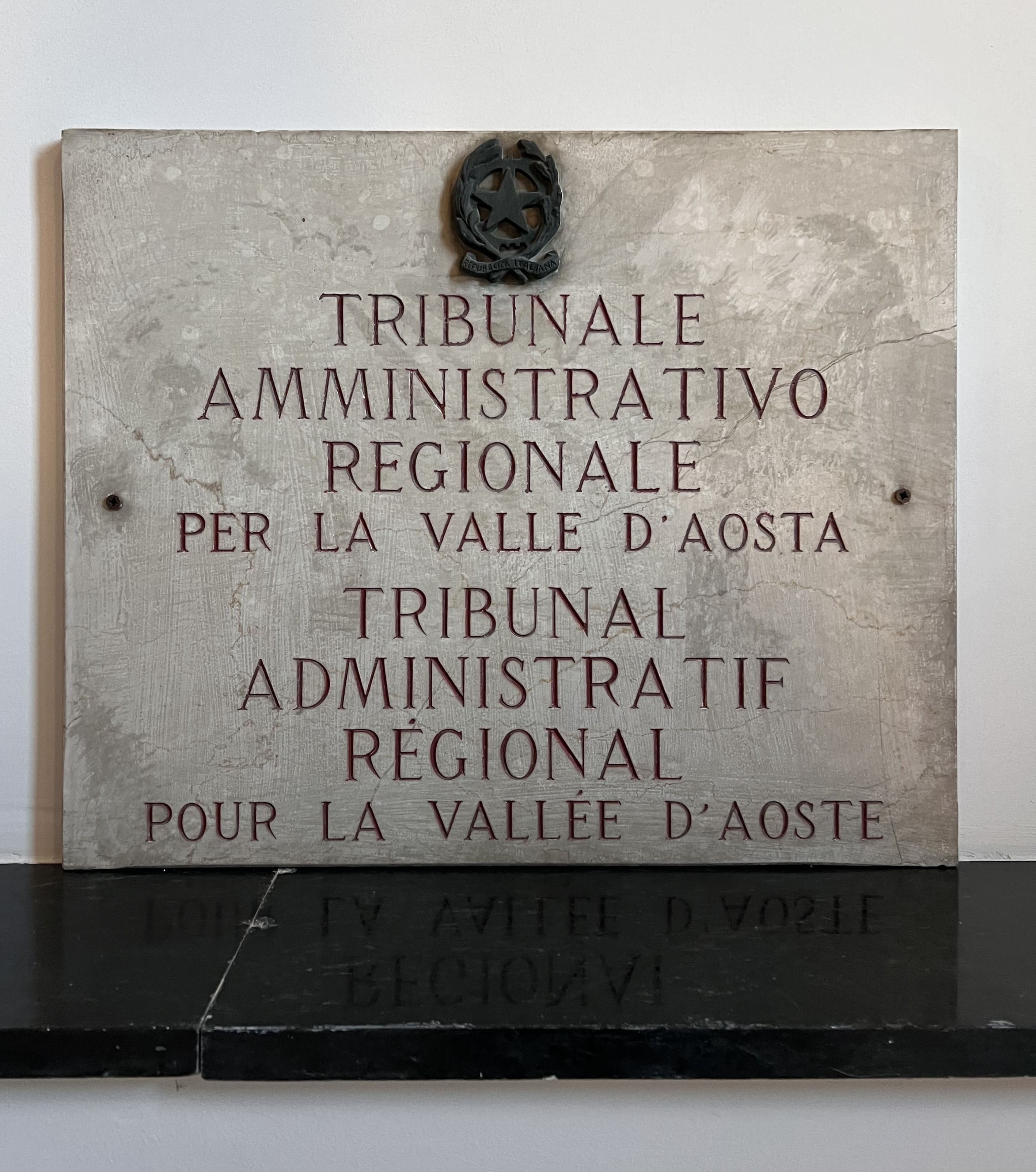 Trasferimento ex lege n. 104/1992: il TAR Valle d’Aosta accoglie il ricorso del dipendente pubblico avverso il diniego di concessione del beneficio