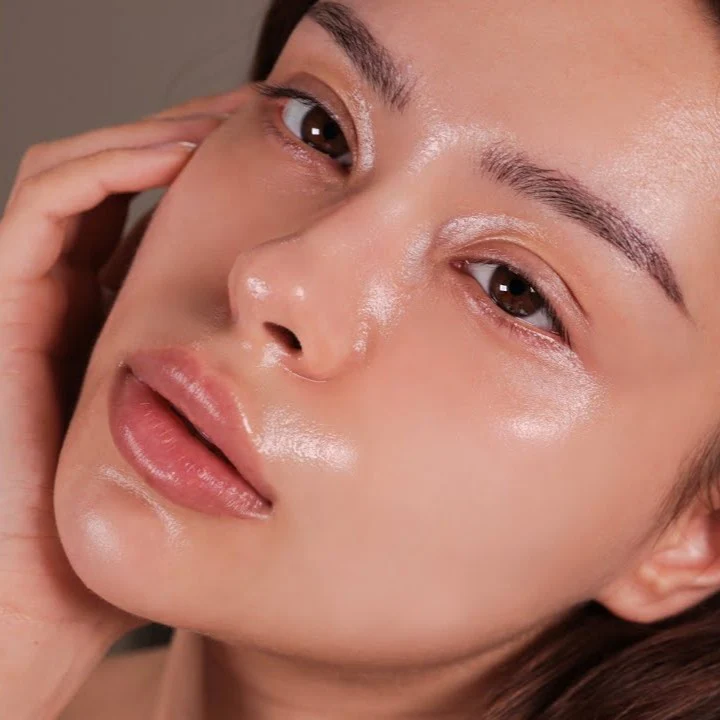 Smooth jawline and neck showing results of aesthetic skin treatment