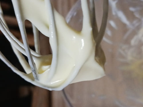 La mayonnaise s'accroche au fouet