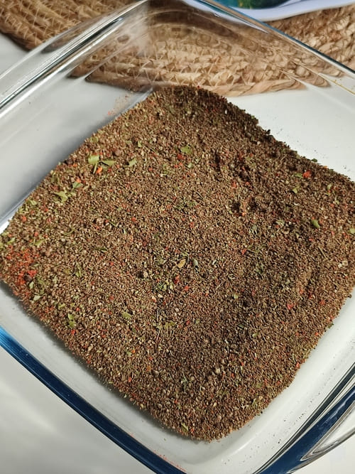 Mélange d'épices et armates préalablement moulus