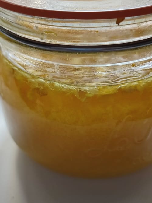 Des bulles sont visibles en surface 