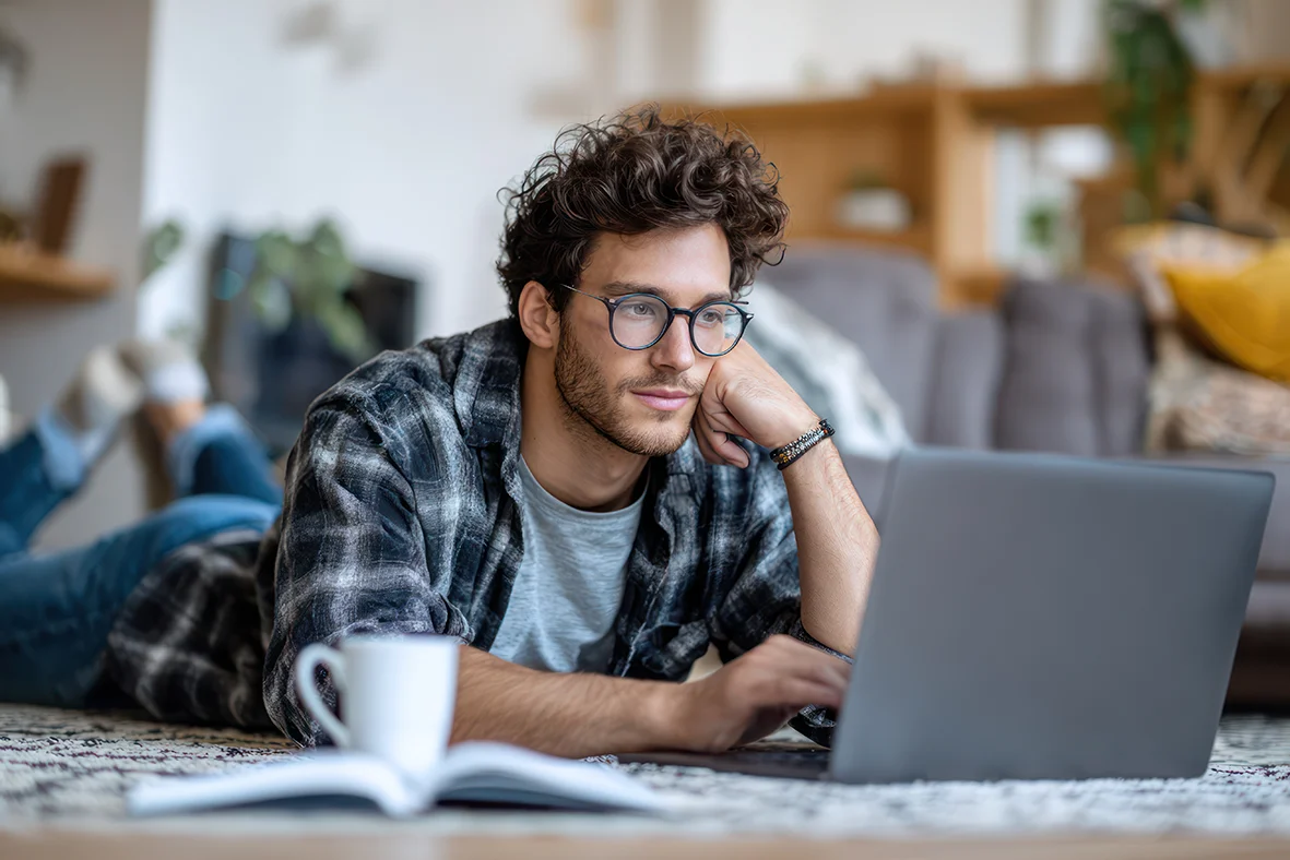 Illustration : risques du wifi public et protection des données