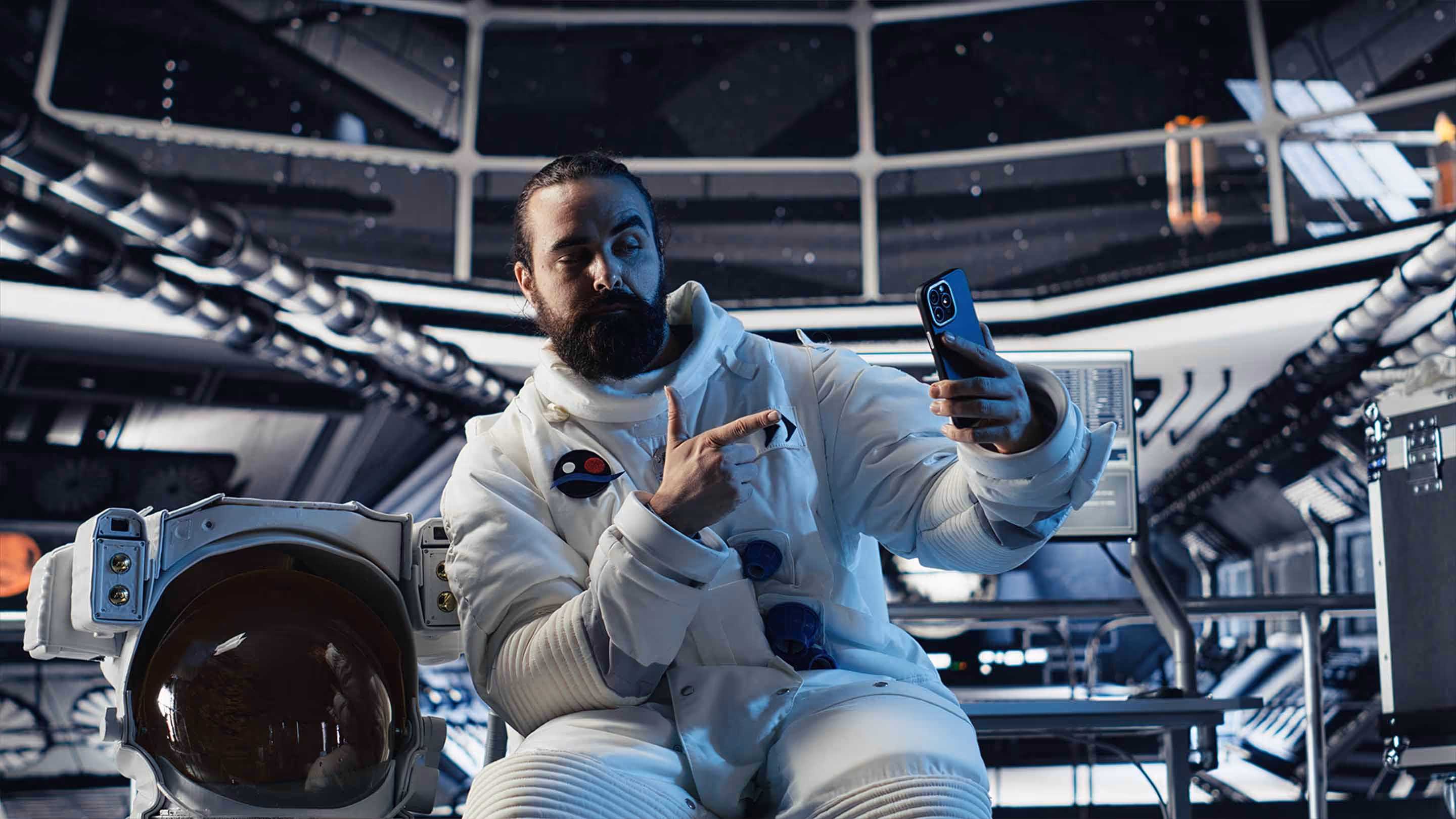 Astronaut macht ein cooles Selfie