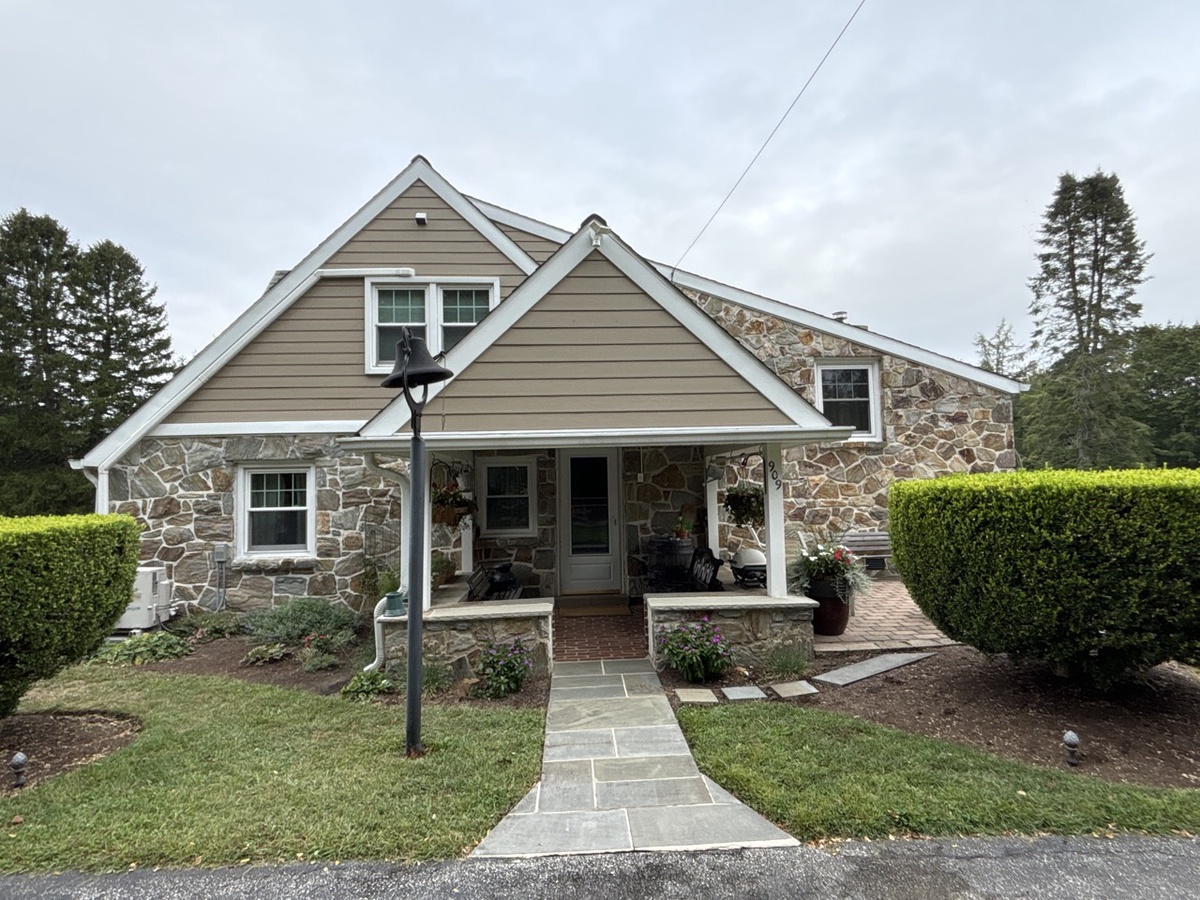 Chester Springs, PA area home with new roofing, siding, and windows from Impriano Roofing & Siding