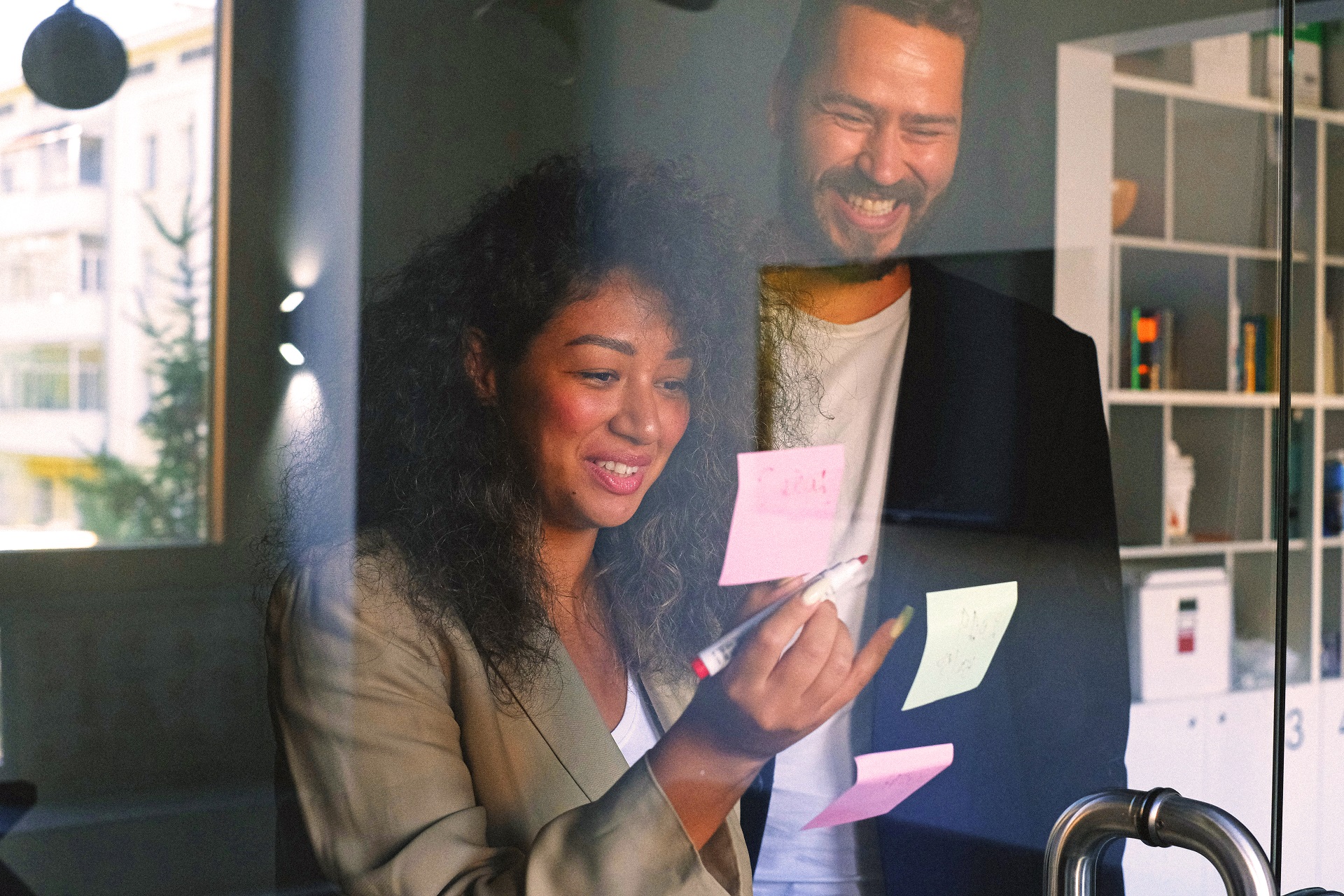 How can procurement professionals create the right shortlist of IP firms for a tender?