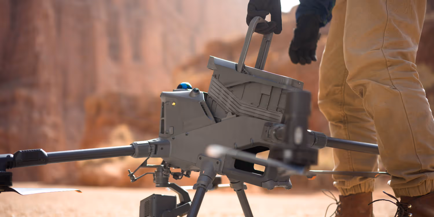 A close up look at the M400's TB100 battery