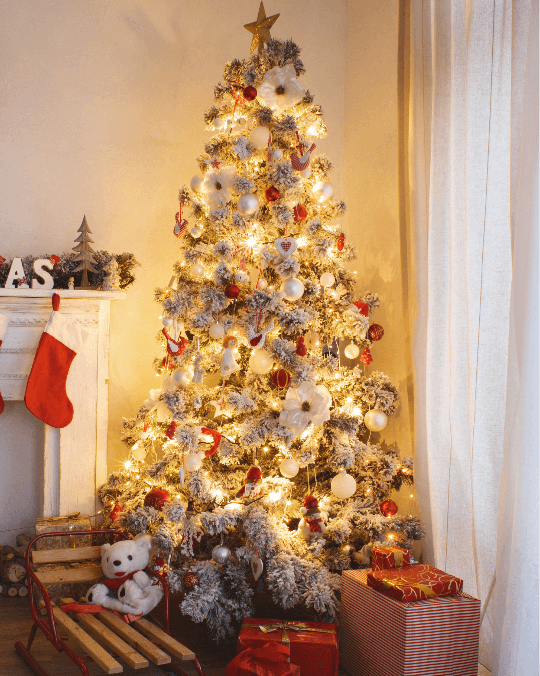 Christmas tree lights controlled by smart plug timer