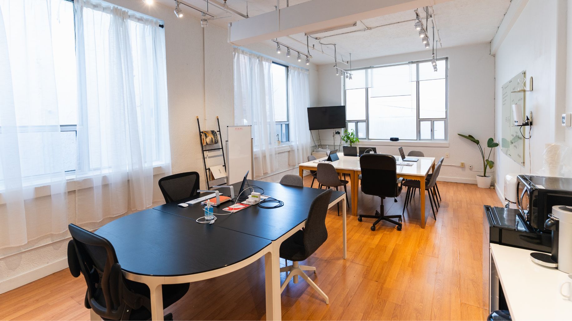 studio at 147 Spadina Ave in Toronto’s creative district