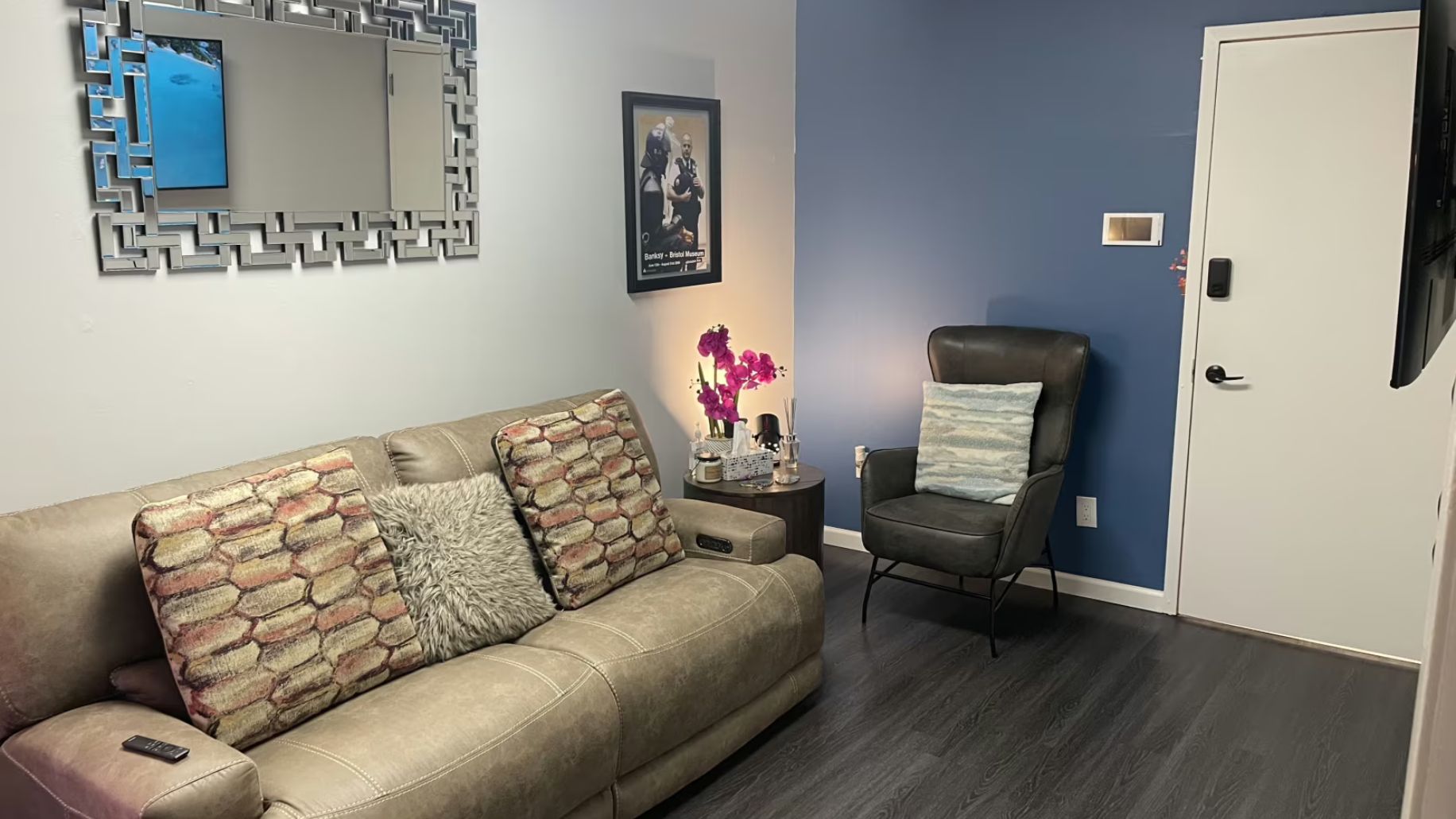 Modern Sunlit Office Studio in Astoria