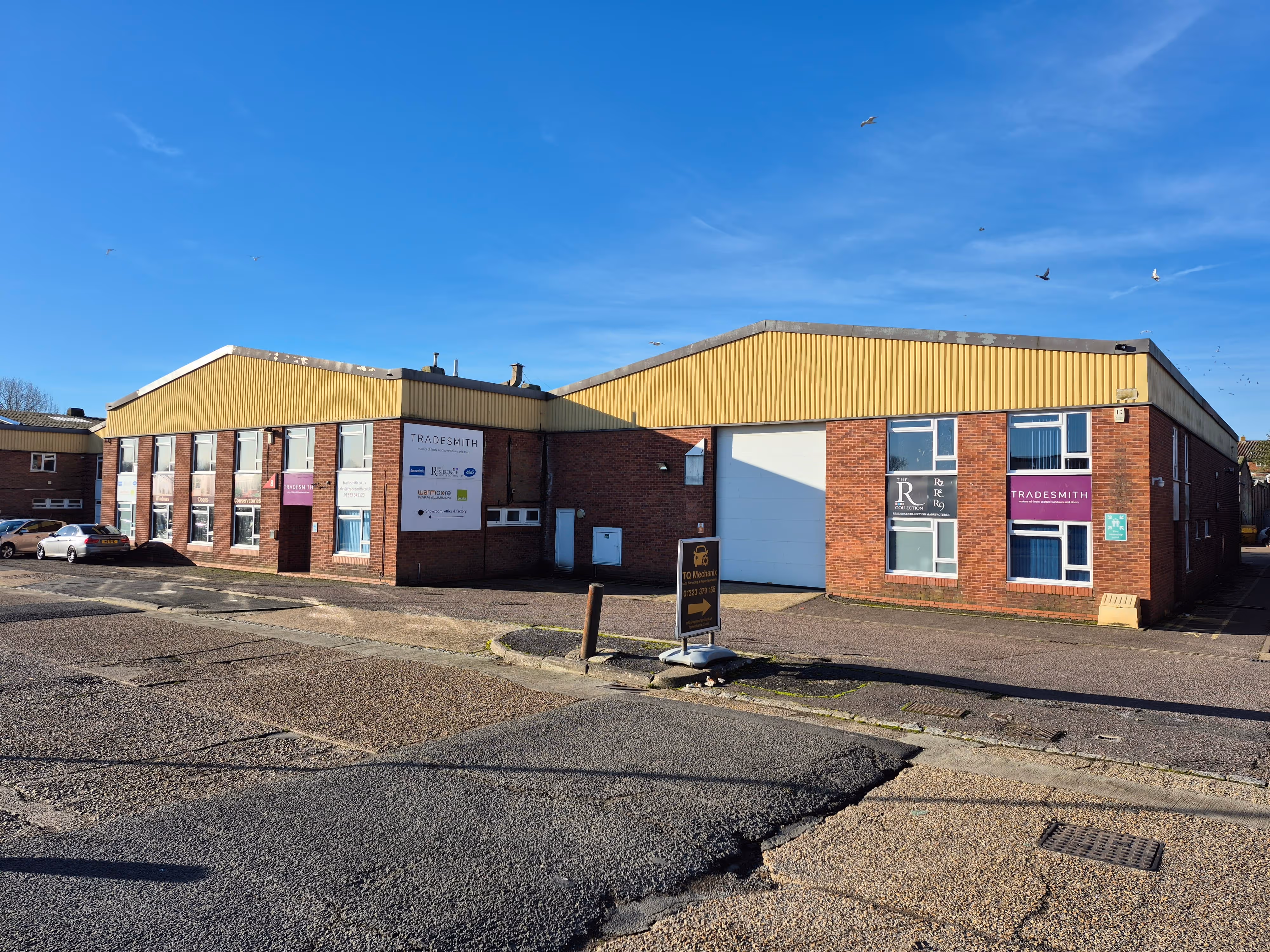 Light Industrial Warehouse Units with Showroom & Offices – 10,444 sq ft (970.3 sq m)