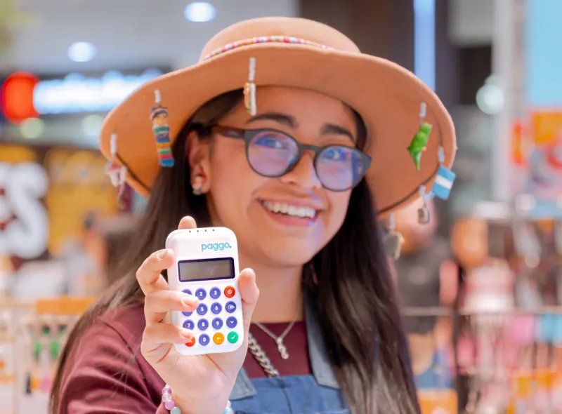 Emprendedora con POS Paggo