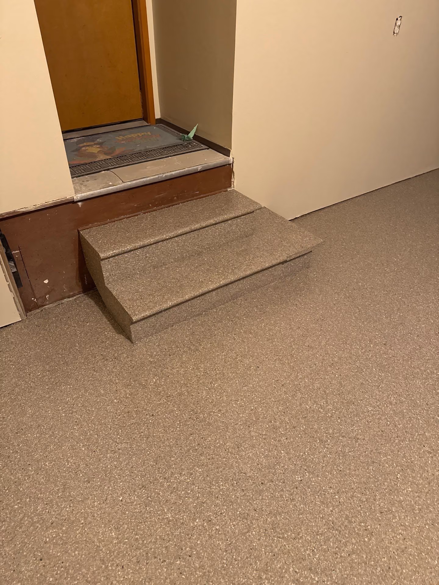 Fieldstone Enviroflake epoxy flake floor by Cascade Concrete Coatings