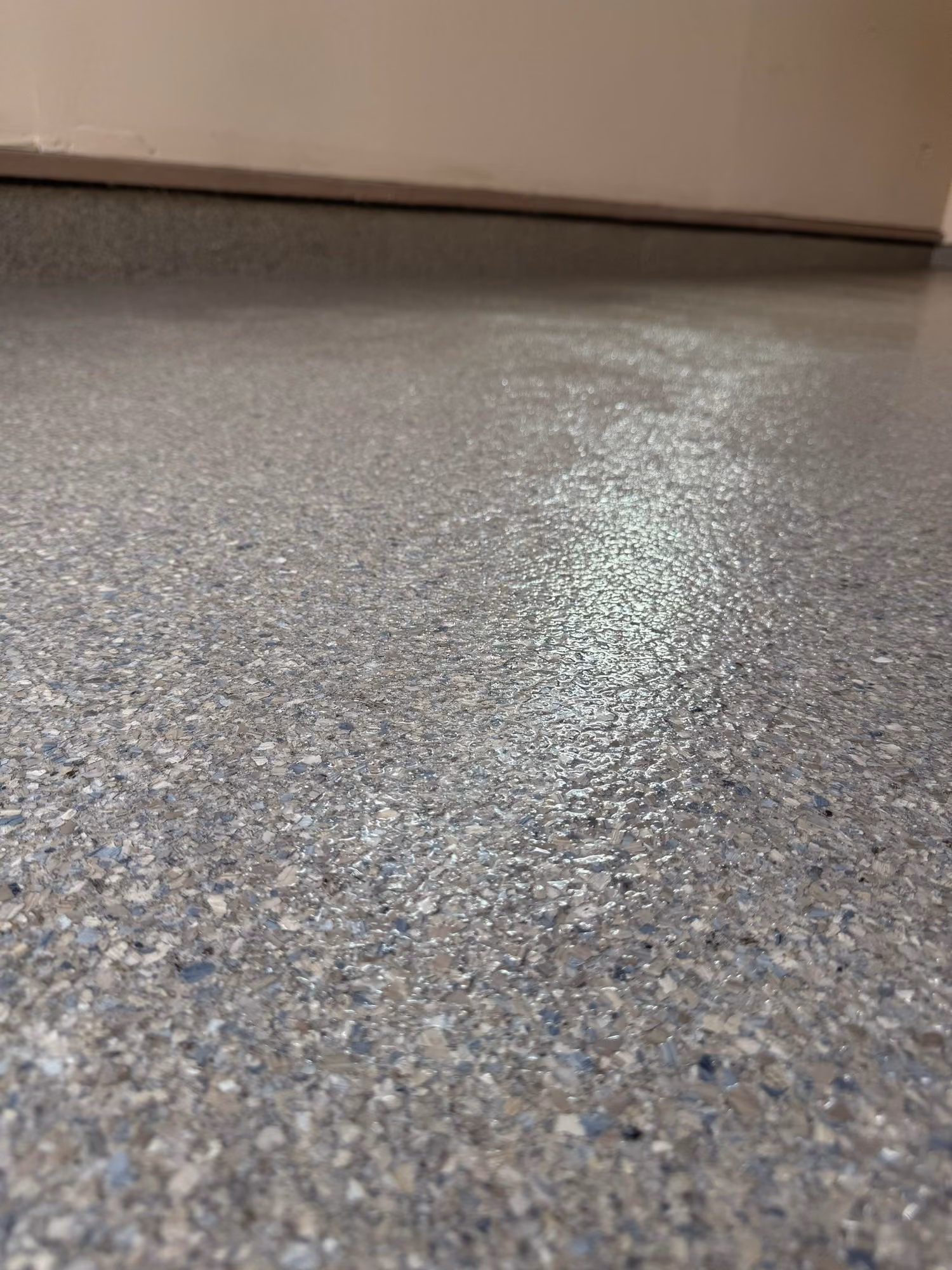 Flint Enviroflake epoxy flake floor by Cascade Concrete Coatings