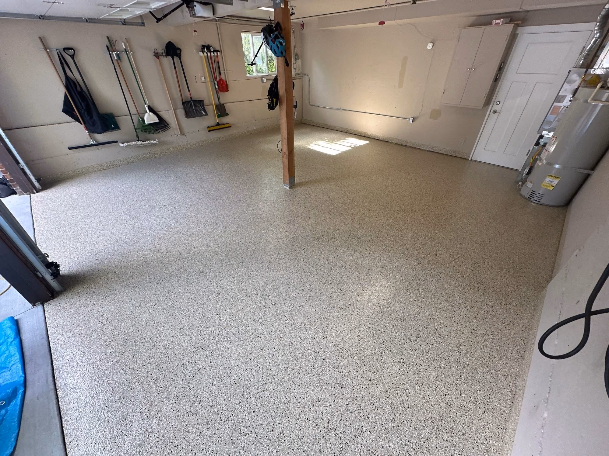 Driftwood Evolution epoxy flake floor by Cascade Concrete Coatings