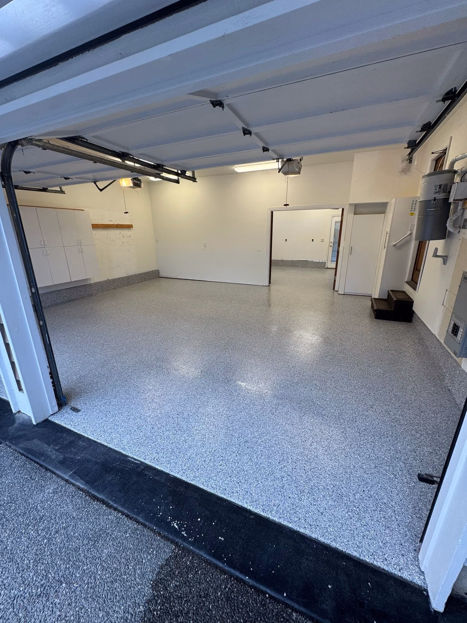 Tidal Wave Evolution epoxy flake floor by Cascade Concrete Coatings