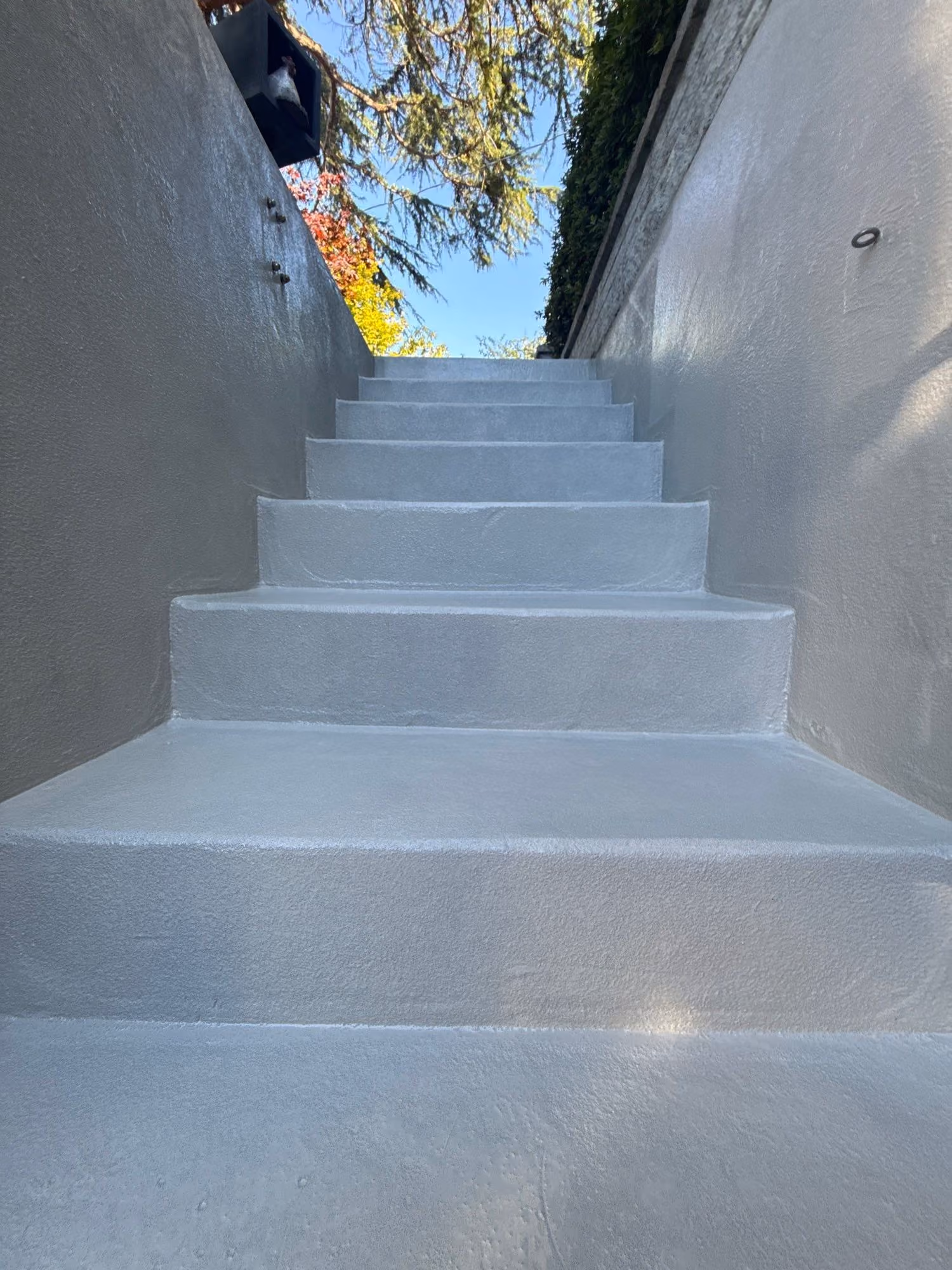 Solid Light Grey epoxy floor by Cascade Concrete Coatings
