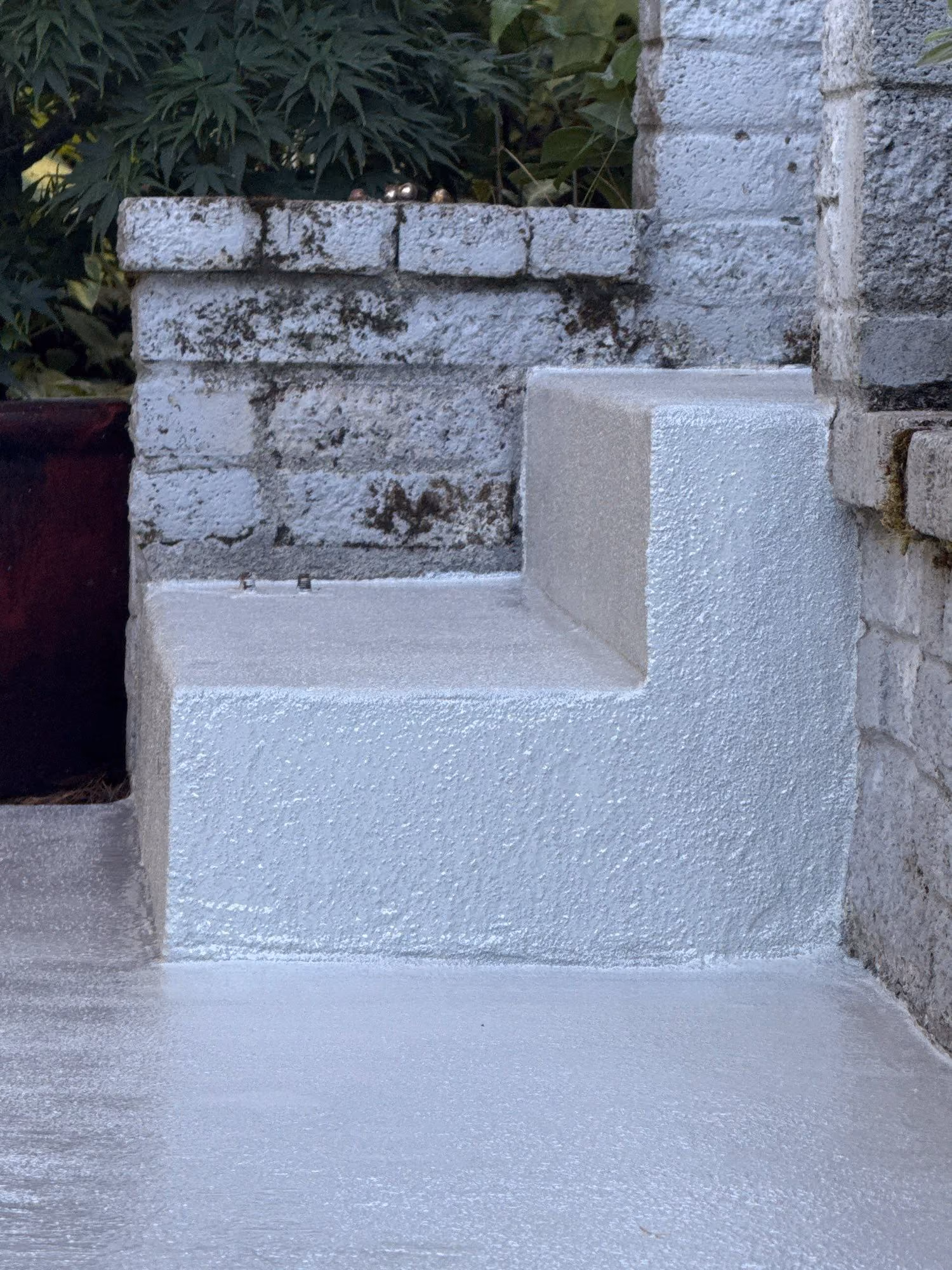 Solid Light Grey epoxy floor by Cascade Concrete Coatings
