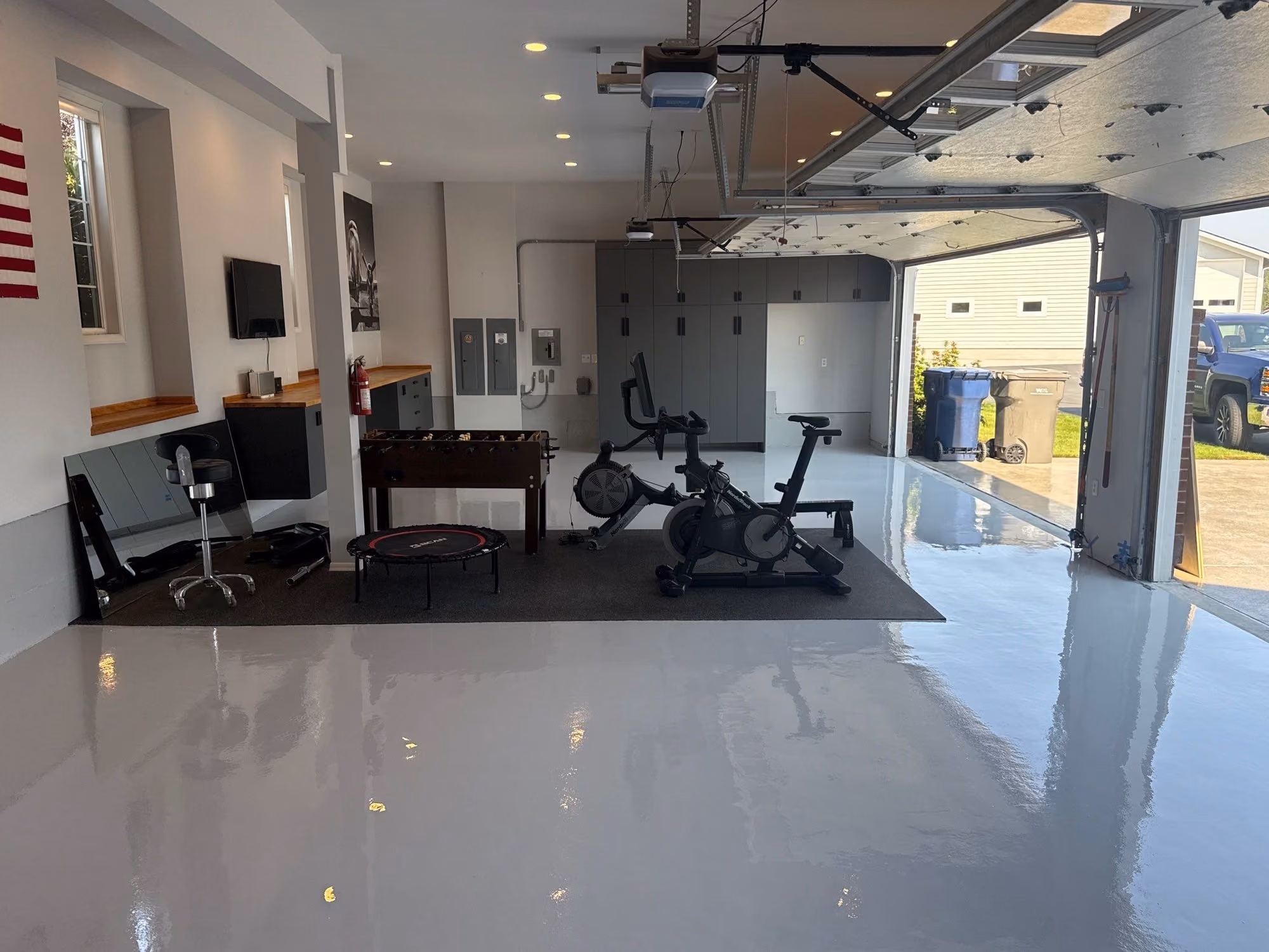 Solid Medium Grey epoxy floor by Cascade Concrete Coatings