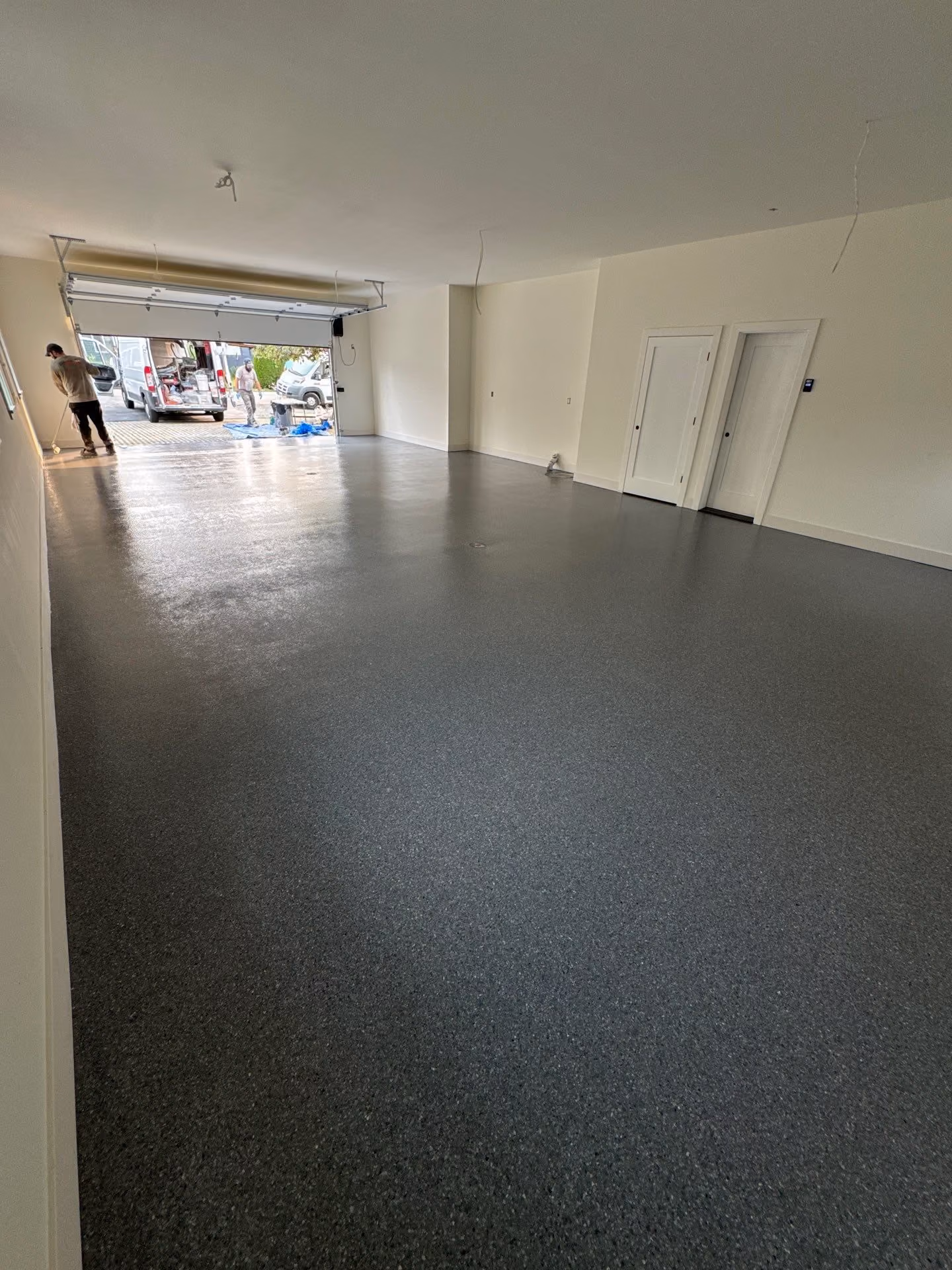 Granite Enviroflake epoxy flake floor by Cascade Concrete Coatings