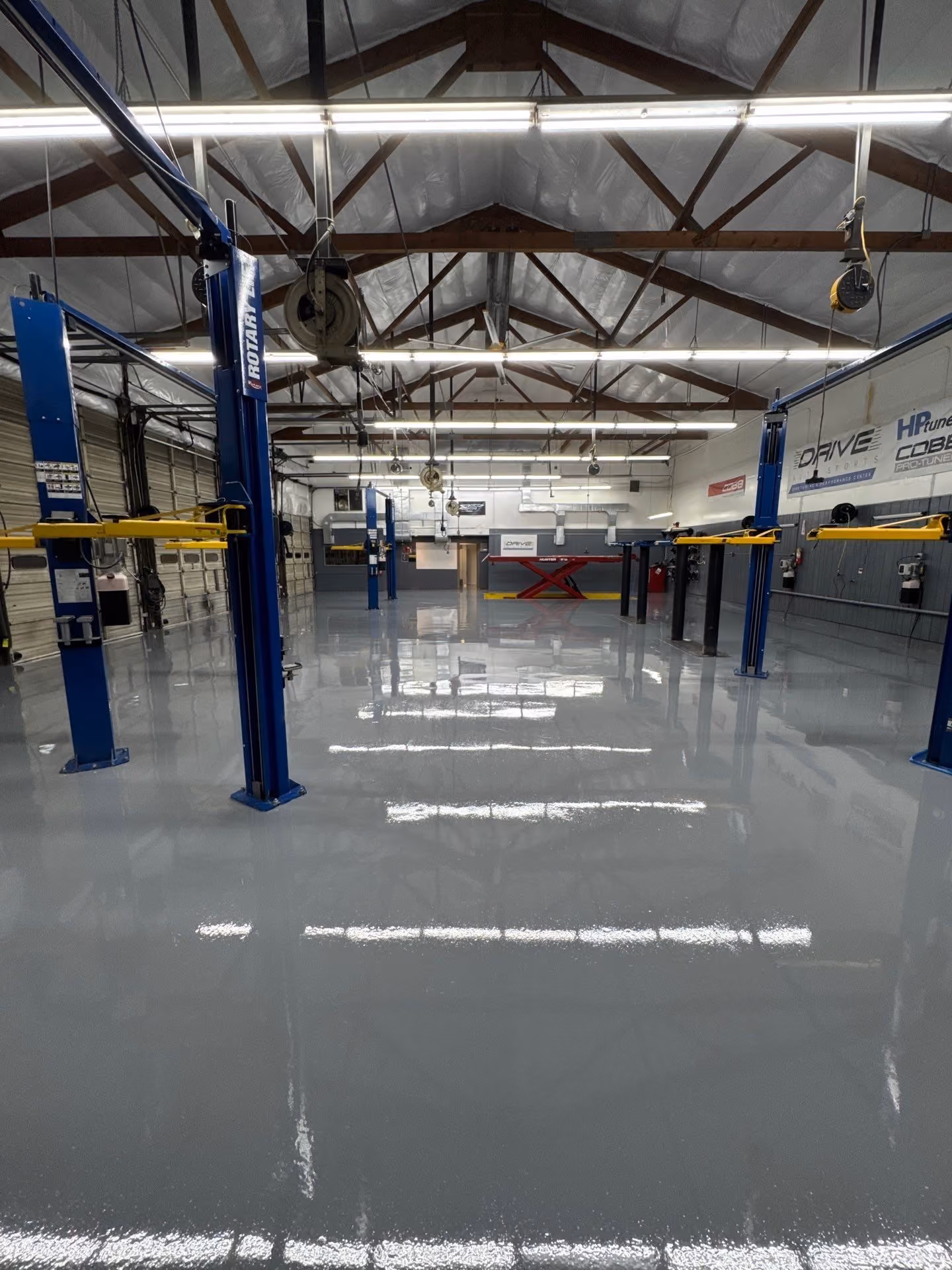 Solid Dark Grey epoxy floor by Cascade Concrete Coatings