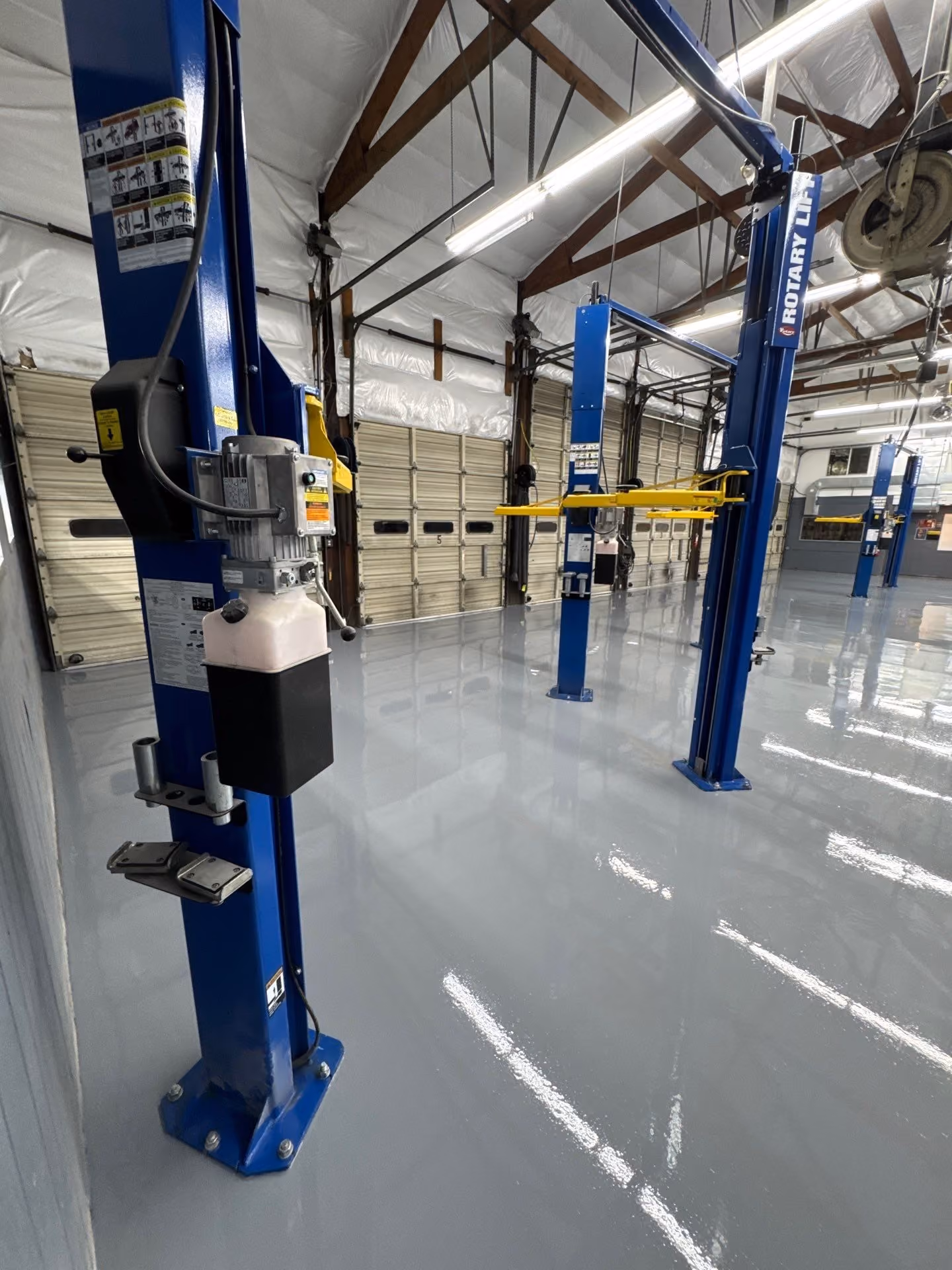 Solid Dark Grey epoxy floor by Cascade Concrete Coatings