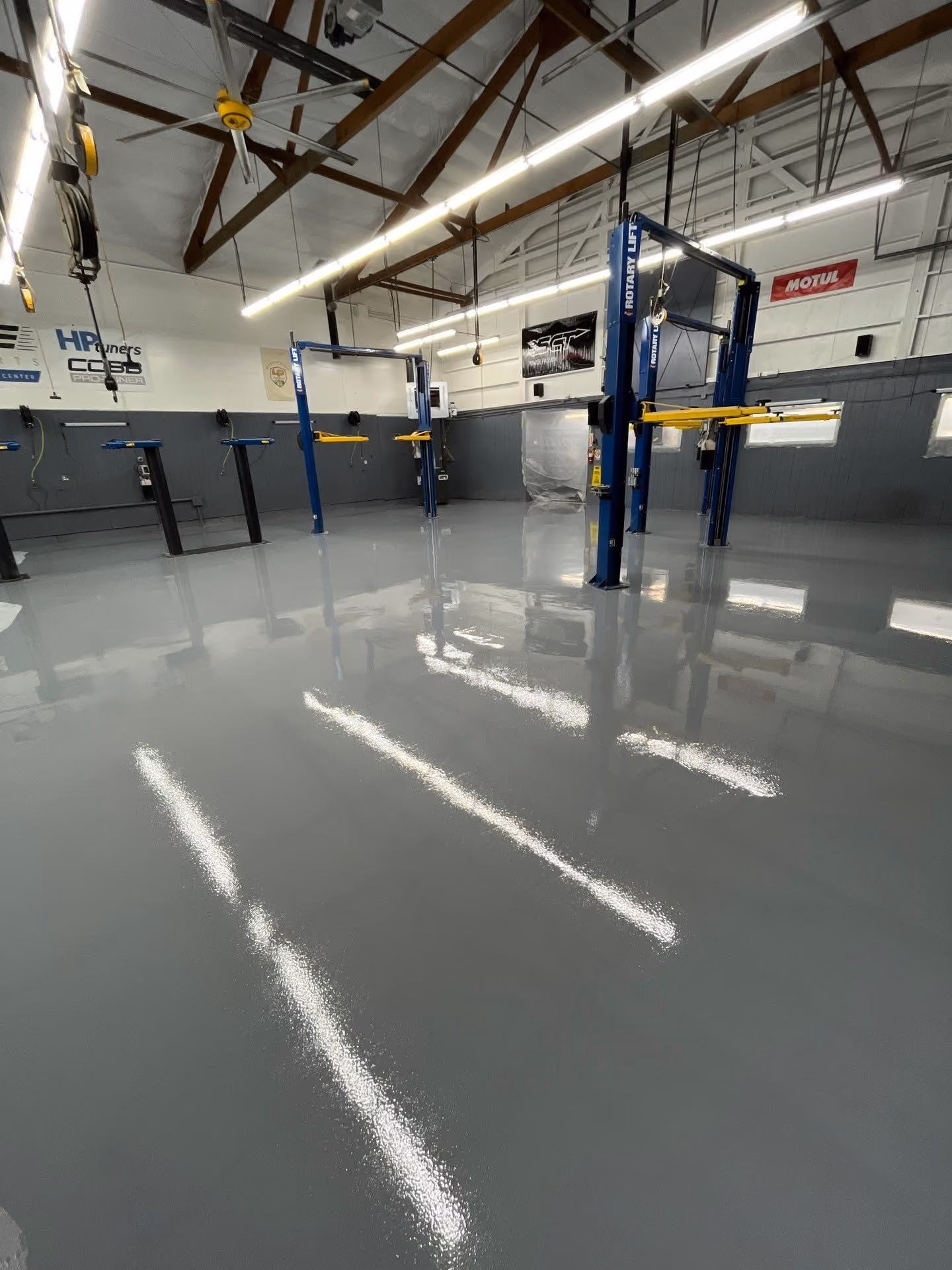Solid Dark Grey epoxy floor by Cascade Concrete Coatings