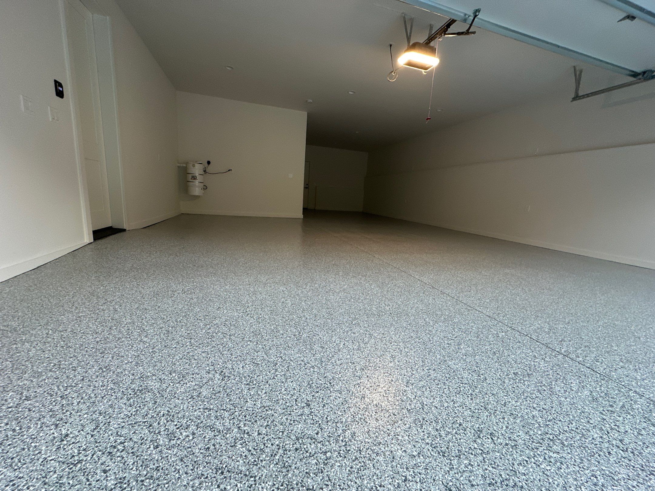 Long tandem garage in Redmond finished in Slate Stone flake polyurea