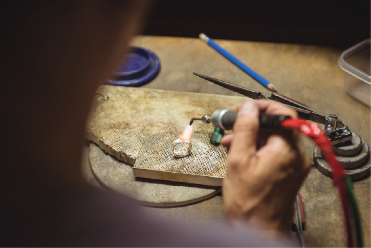 Beginner Metal Smithing - Molly McNamara