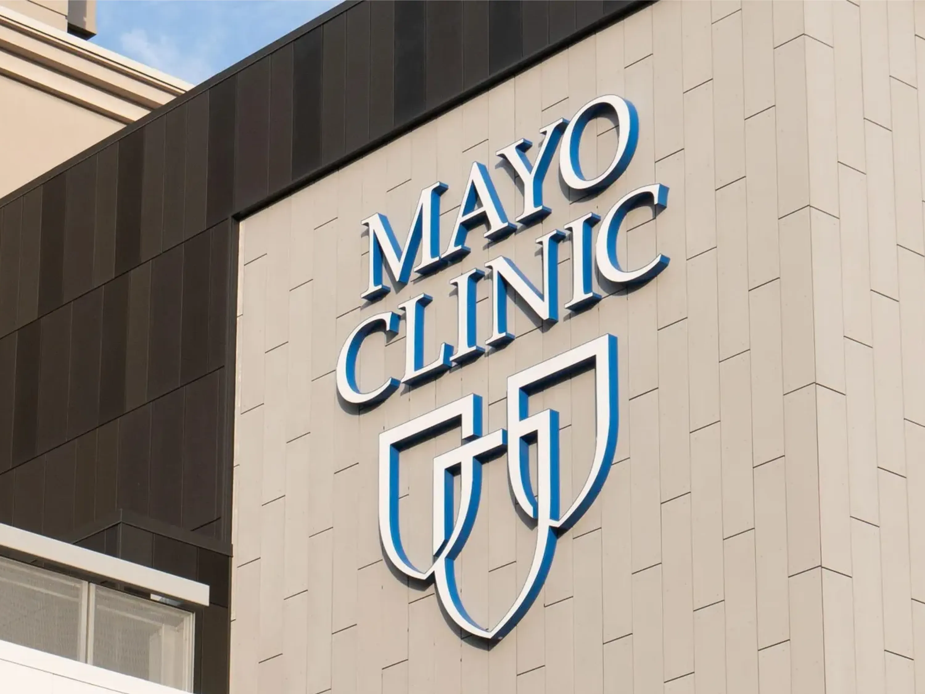Gebäude der Mayo Clinic, bekannt durch die Mayo-Diät und medizinische Ernährungsforschung.