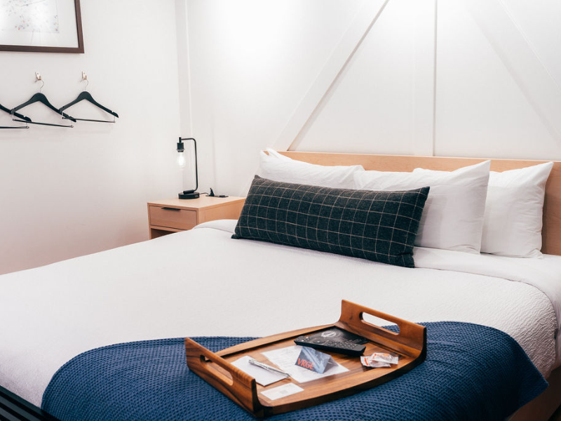 queen bed revelstoke