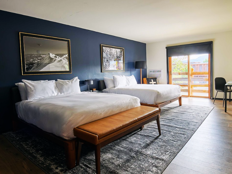 queen bed revelstoke