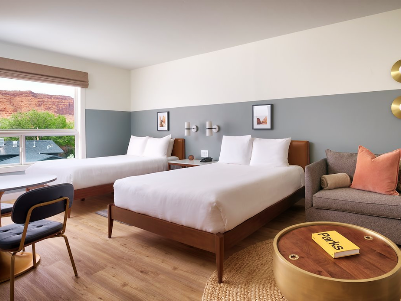 room for 8 in revelstoke hotel