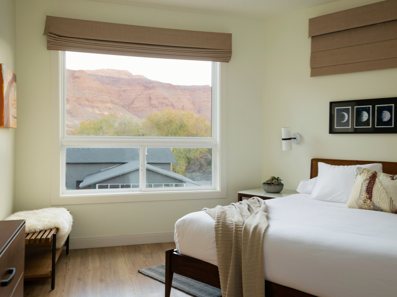 room for 8 in revelstoke hotel