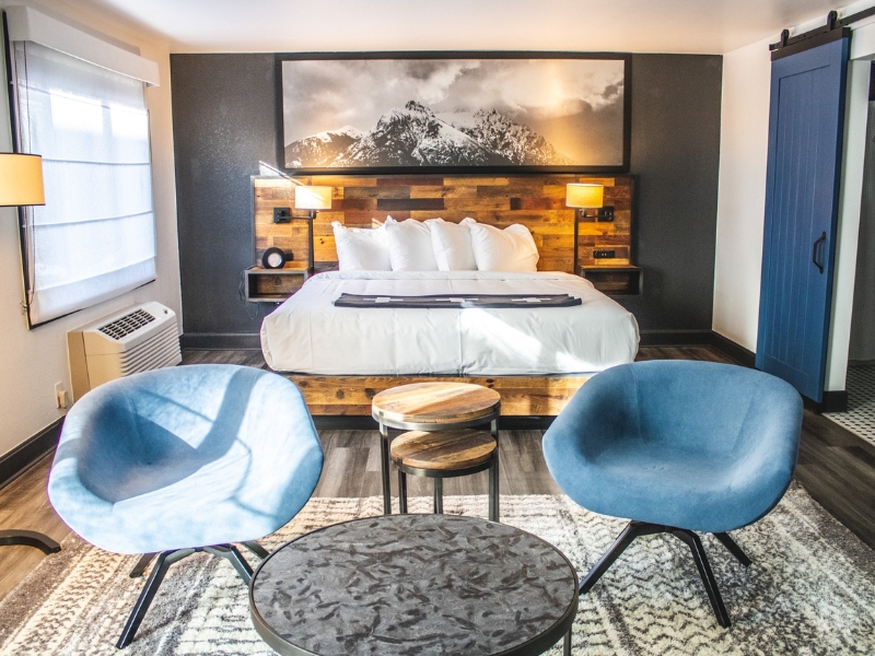 couple's suite breckenridge hotel