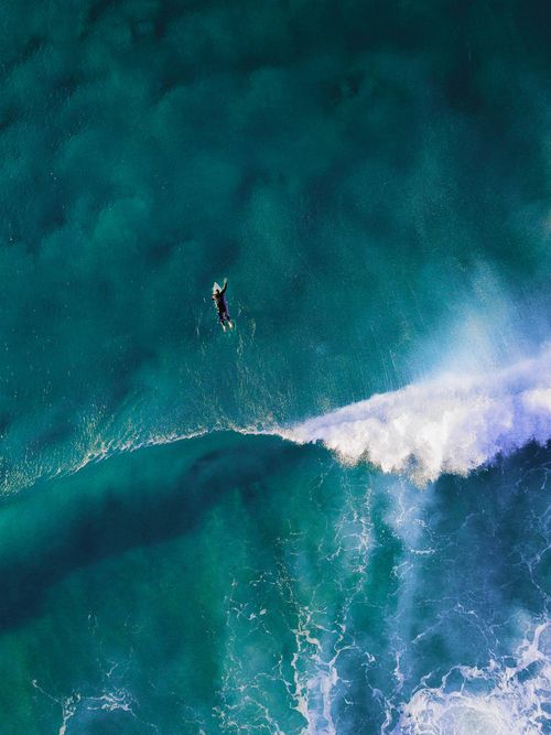 dude enjoying a good surf