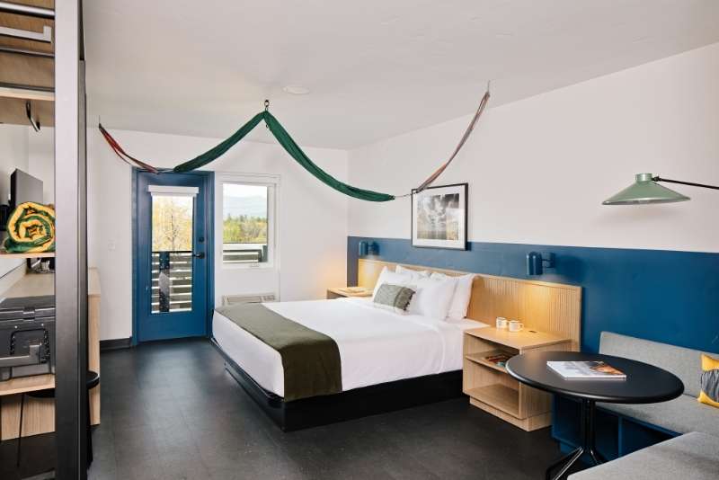 hotel room for five in westport close to the beach
