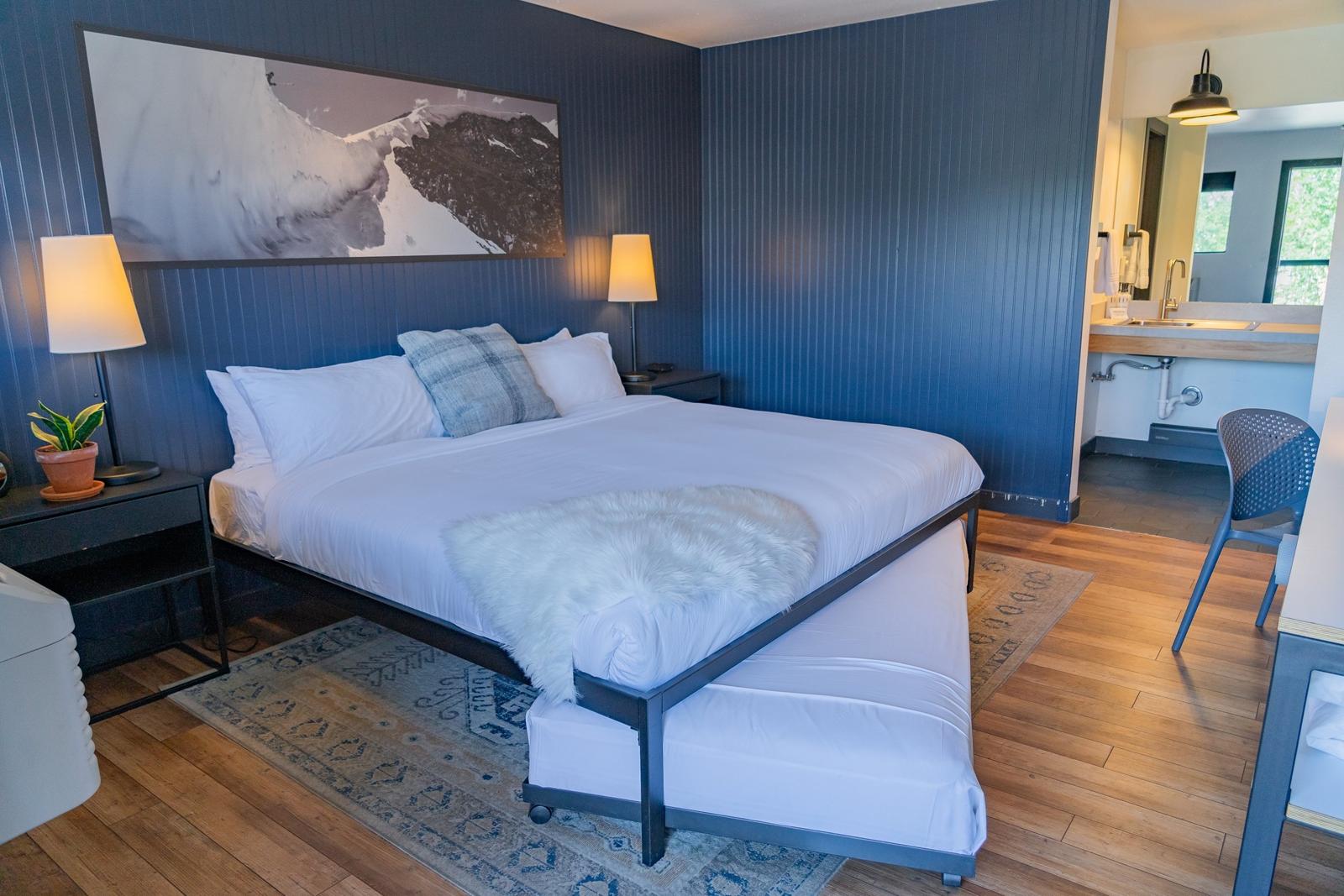 queen bed revelstoke