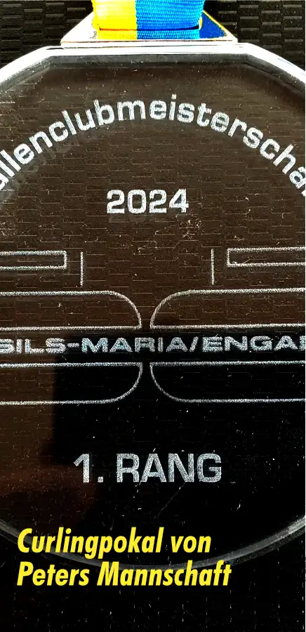 Curling Pokal von Peters Mannschaft