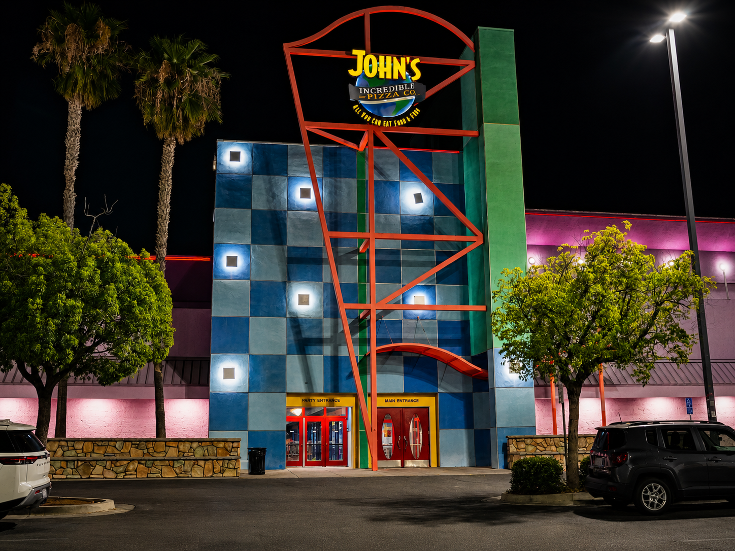 John's Incredible Pizza Kitchen