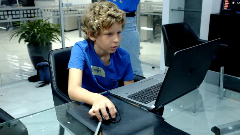 Kid IT photo