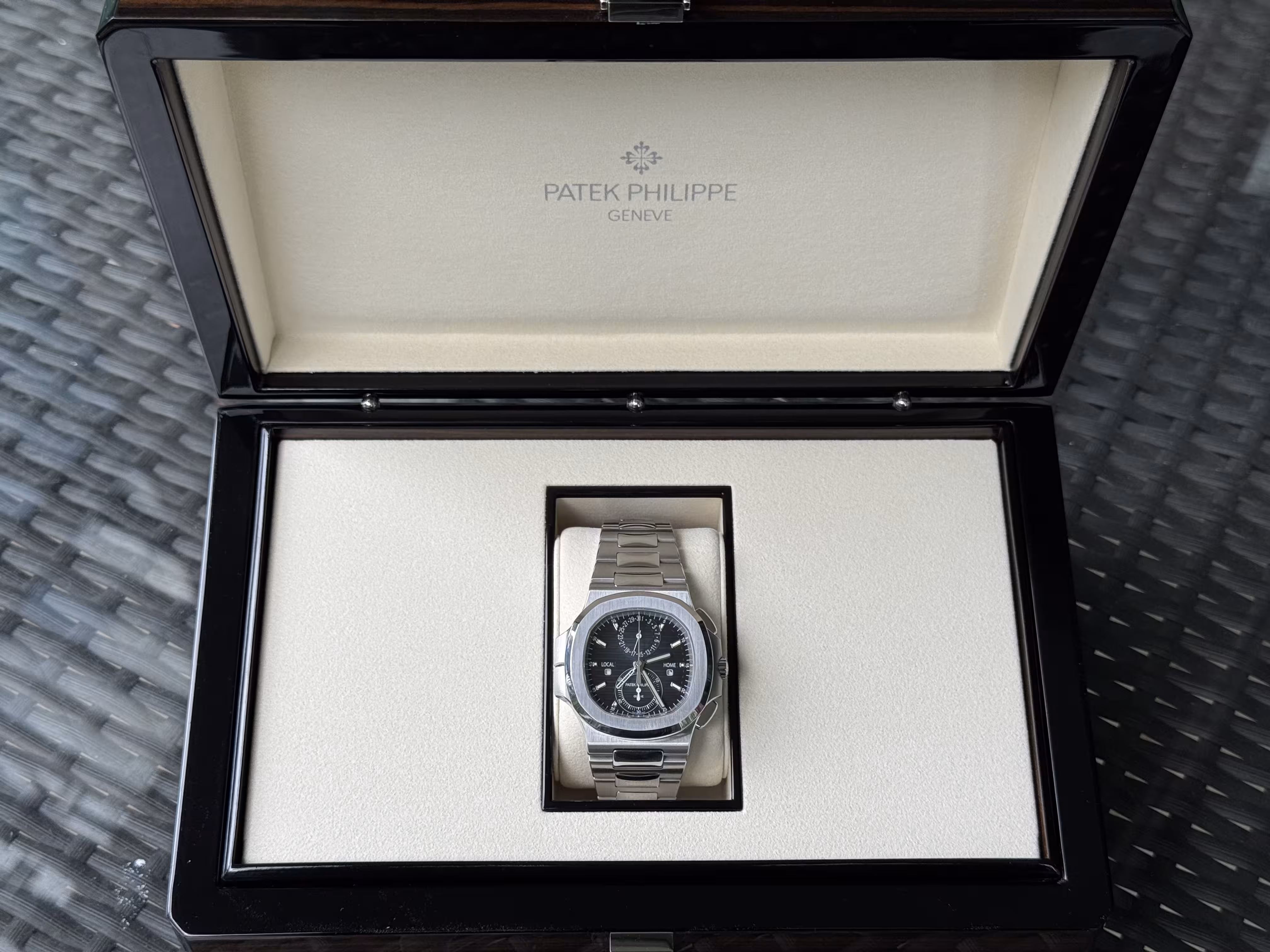 Patek Philippe Nautilus Flyback Chronograph, Travel Time (5990/1A-011)