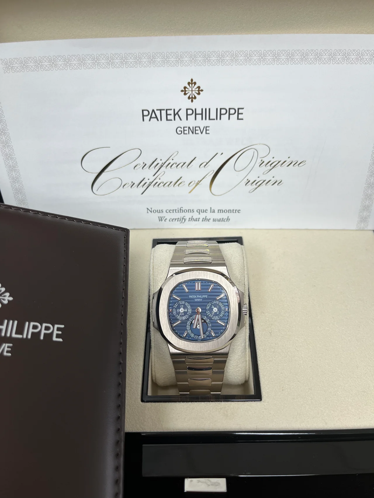 Patek Philippe, Nautilus - Perpetual Calendar
