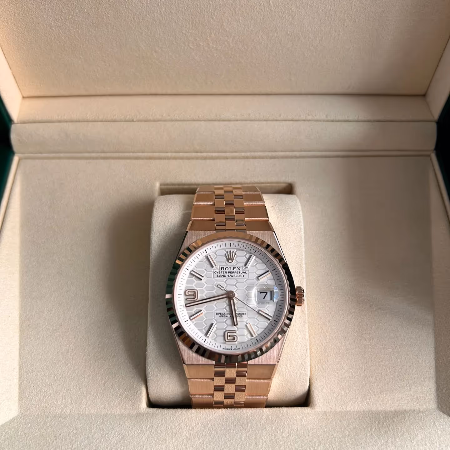 Rolex “Land Dweller” – Everose / “Flat Jubilee” – 127335 (2025)