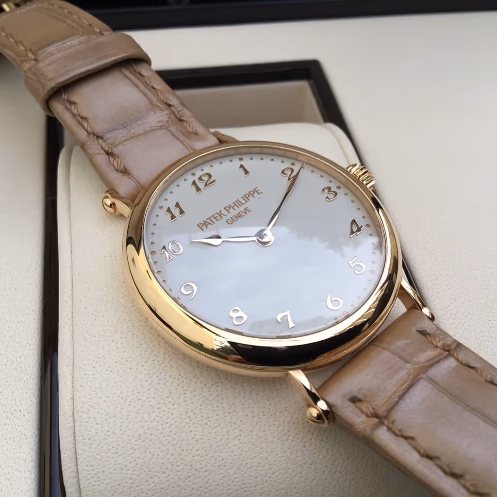 Patek Philippe Ladies Calatrava Ref No. 7200R