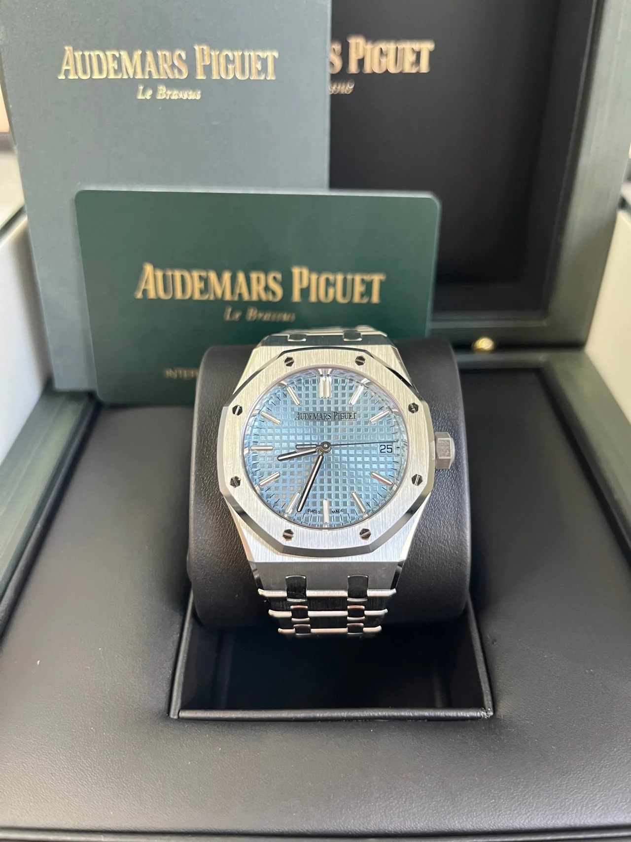Audemars Piguet Royal Oak Selfwinding 37mm - Ice Blue Dial