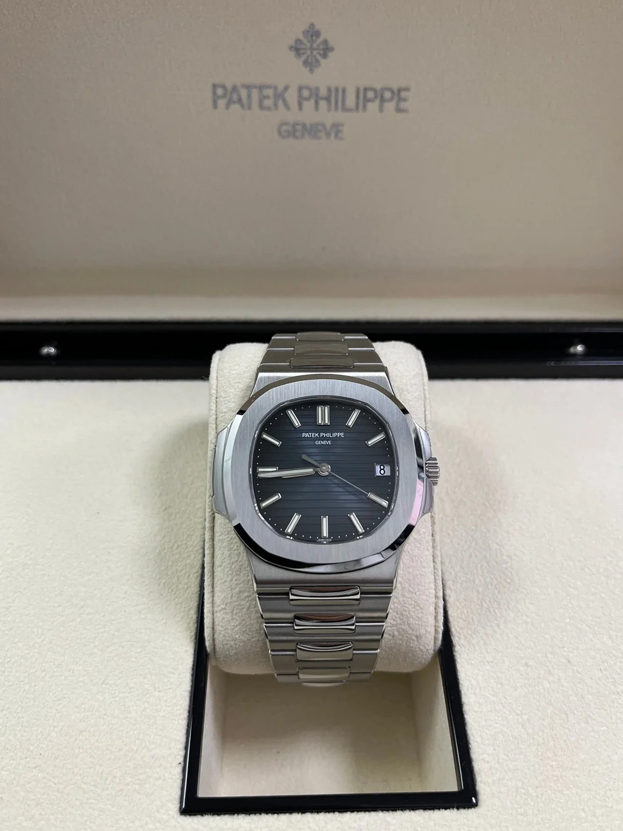 Patek Philippe Nautilus, Ref. 5711/1A-010 - Blue Dial