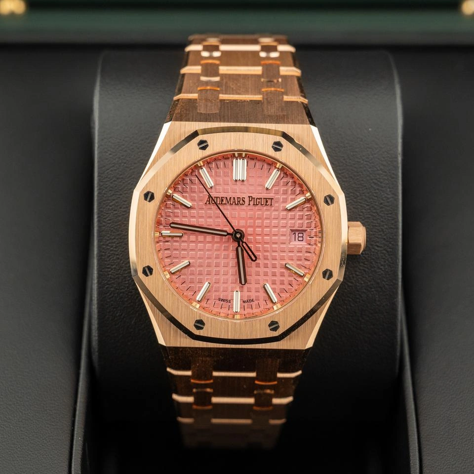 Audemars Piguet Royal Oak Selfwinding, Ref. 77450OR.OO.1361OR.01 - Salmon Dial